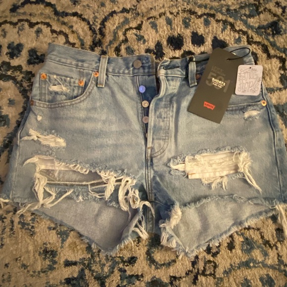 Levi’s 501 High Waist Denim Short - Picture 2 of 4